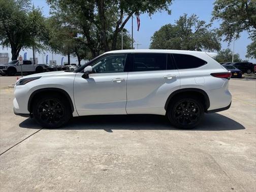 2022 Toyota Highlander L