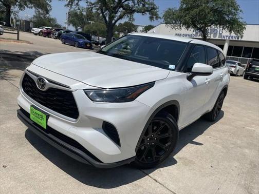 2022 Toyota Highlander L