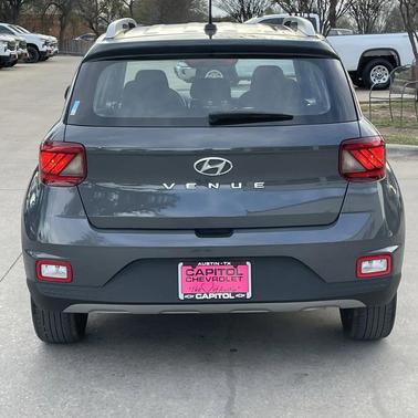 2025 Hyundai VENUE SEL