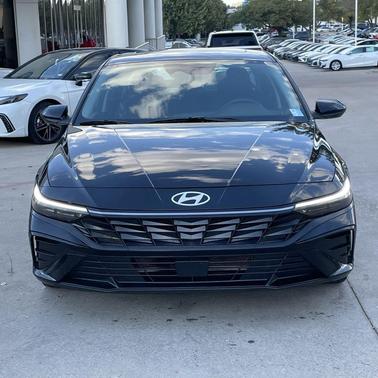 2025 Hyundai ELANTRA SEL