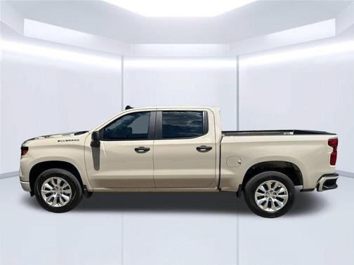 White Sands 2026 Chevrolet Silverado 1500 Custom
