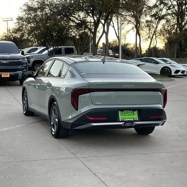 2025 Kia K4 LXS