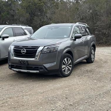 2025 Nissan Pathfinder SL FWD