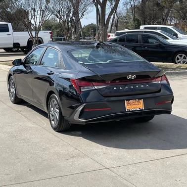 2024 Hyundai ELANTRA SEL