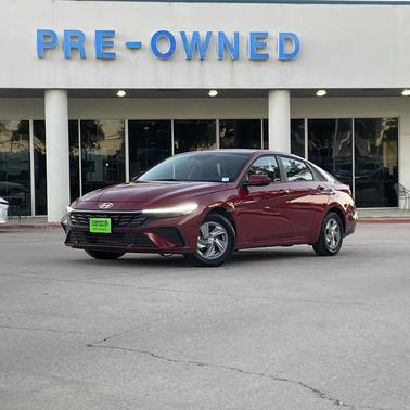 2025 Hyundai ELANTRA SE