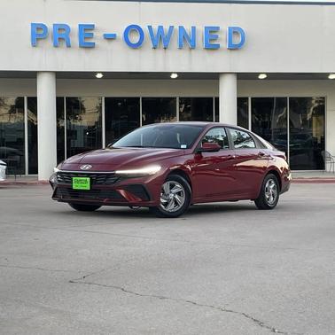 2025 Hyundai ELANTRA SE