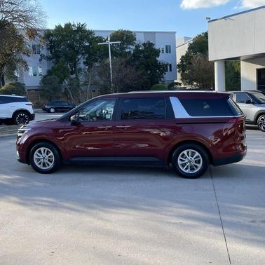 2023 Kia Carnival LX