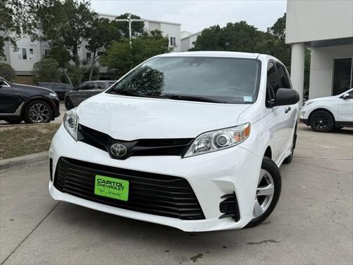 2019 Toyota Sienna SE