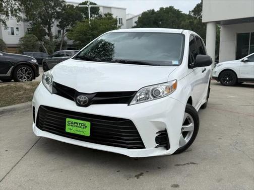 2019 Toyota Sienna SE