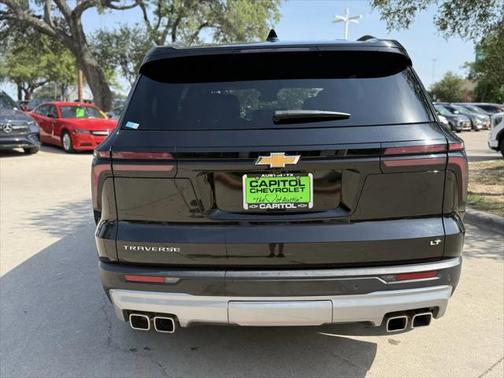 2024 Chevrolet Traverse LT