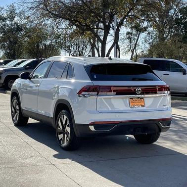 2024 Volkswagen Atlas Cross Sport 2.0T SE w/Technology 4MOTION