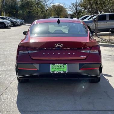 2025 Hyundai ELANTRA Limited