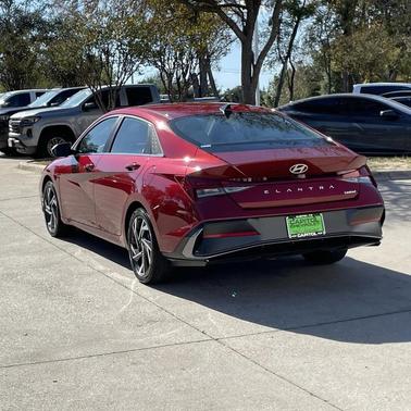 2025 Hyundai ELANTRA Limited
