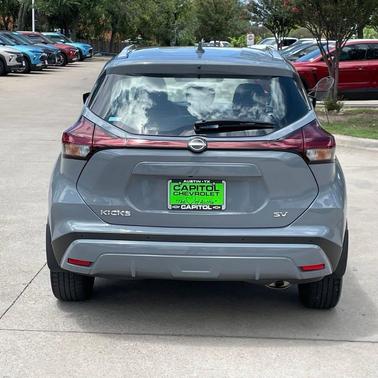 Boulder Gray Pearl 2023 Nissan Kicks SV