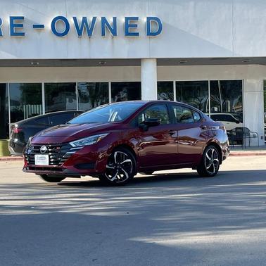 Scarlet Ember Tintcoat 2024 Nissan Versa 1.6 S