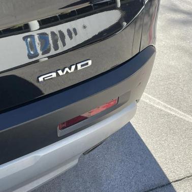 2023 GMC Acadia AWD SLT