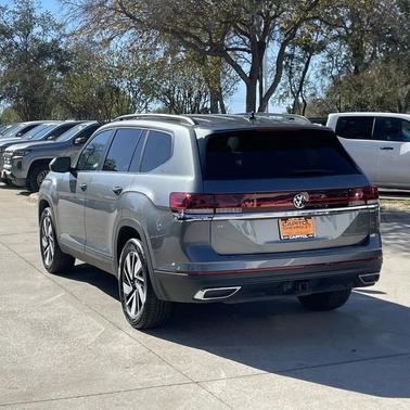 2025 Volkswagen Atlas 2.0T SE w/Technology