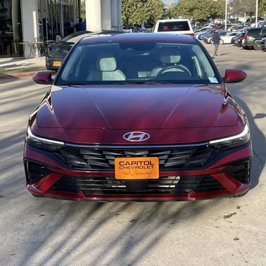 2025 Hyundai ELANTRA Limited
