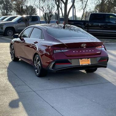 2025 Hyundai ELANTRA Limited