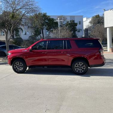 2023 Chevrolet Suburban 4WD Z71