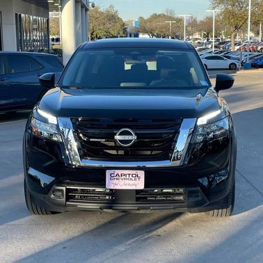 2025 Nissan Pathfinder S