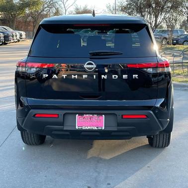 2025 Nissan Pathfinder S