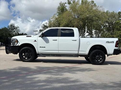 2022 RAM 2500 Laramie Crew Cab 4x4 6'4' Box