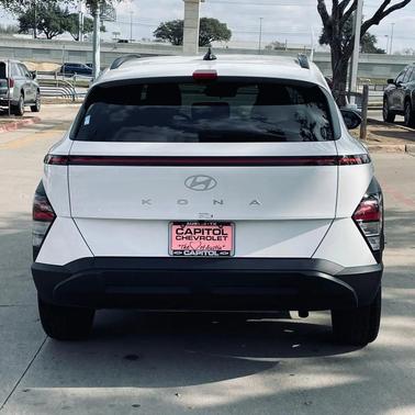 2025 Hyundai KONA SEL