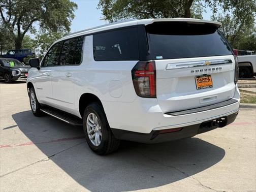 2023 Chevrolet Suburban LT