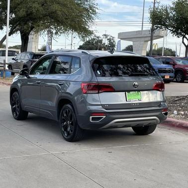 2024 Volkswagen Taos 1.5T SE