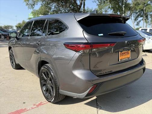 2022 Toyota Highlander L