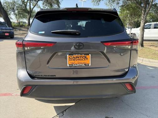 2022 Toyota Highlander L