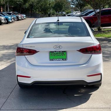 Frost White Pearl 2022 Hyundai Accent SE