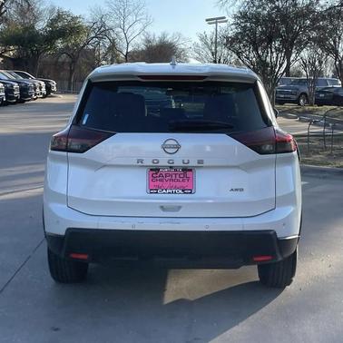 2025 Nissan Rogue SV