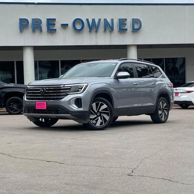 Deep Black Pearl 2024 Volkswagen Atlas 2.0T SE w/Technology