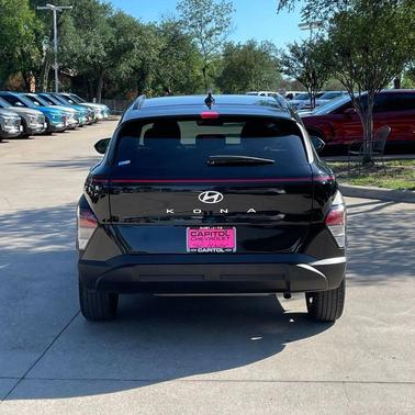 Abyss Black Pearl 2025 Hyundai KONA SEL