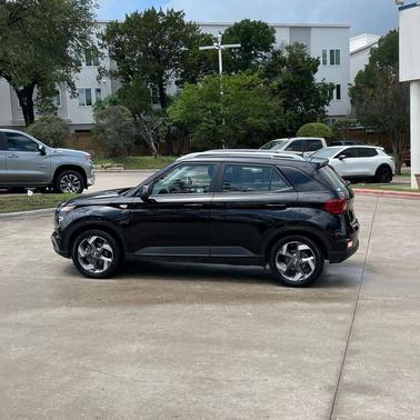 Onyx Black 2025 Hyundai VENUE SEL