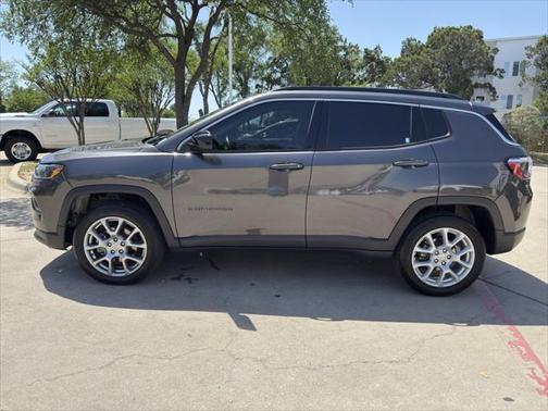 2022 Jeep Compass Latitude Lux