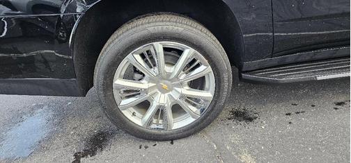 2023 Chevrolet Suburban High Country