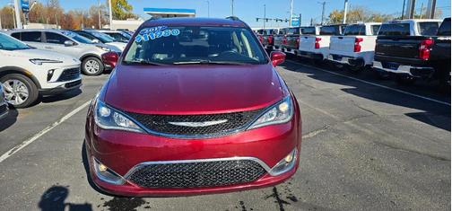 2017 Chrysler Pacifica Touring-L Plus