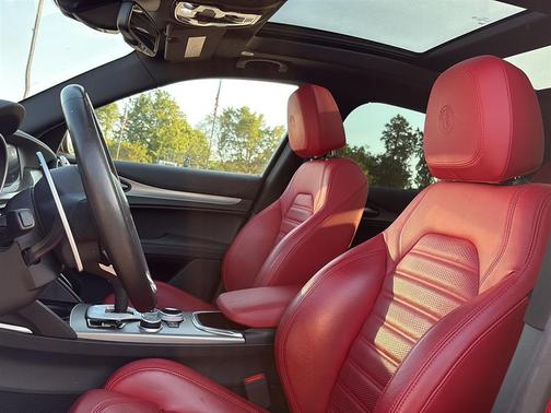 2022 Alfa Romeo Stelvio Ti