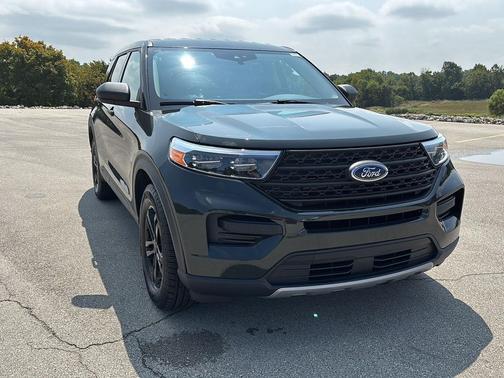 2023 Ford Explorer Base