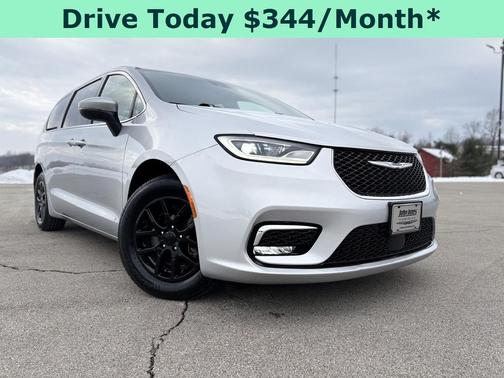 2023 Chrysler Pacifica Touring