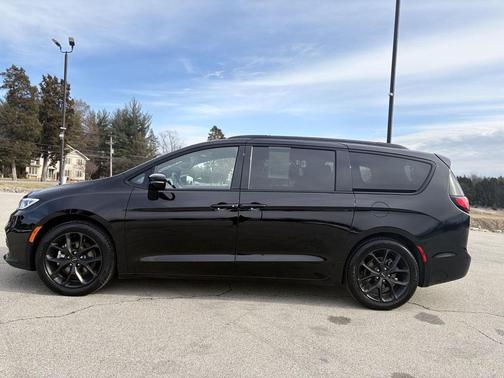 2025 Chrysler Pacifica Limited