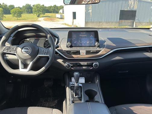 Garnet Pearl Metallic 2025 Nissan Altima SV FWD