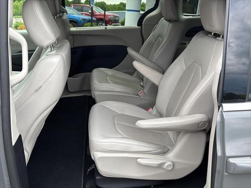 2021 Chrysler Pacifica Hybrid Touring L
