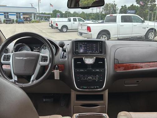 2014 Chrysler Town & Country Touring