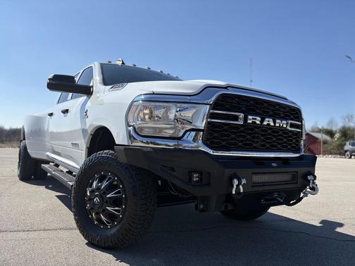 2021 RAM 3500 Tradesman Crew Cab 4x4 8' Box