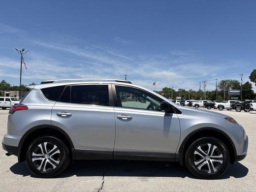 Silver Sky Metallic 2018 Toyota RAV4 LE