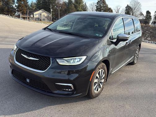 2023 Chrysler Pacifica Hybrid Limited